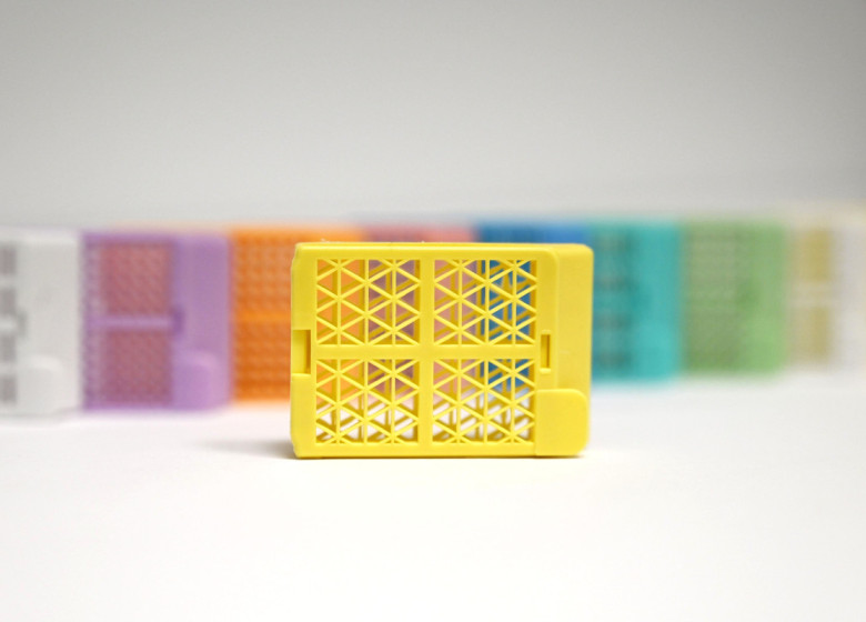 Pathosolutions Premium Embedding cassettes with triangular holes